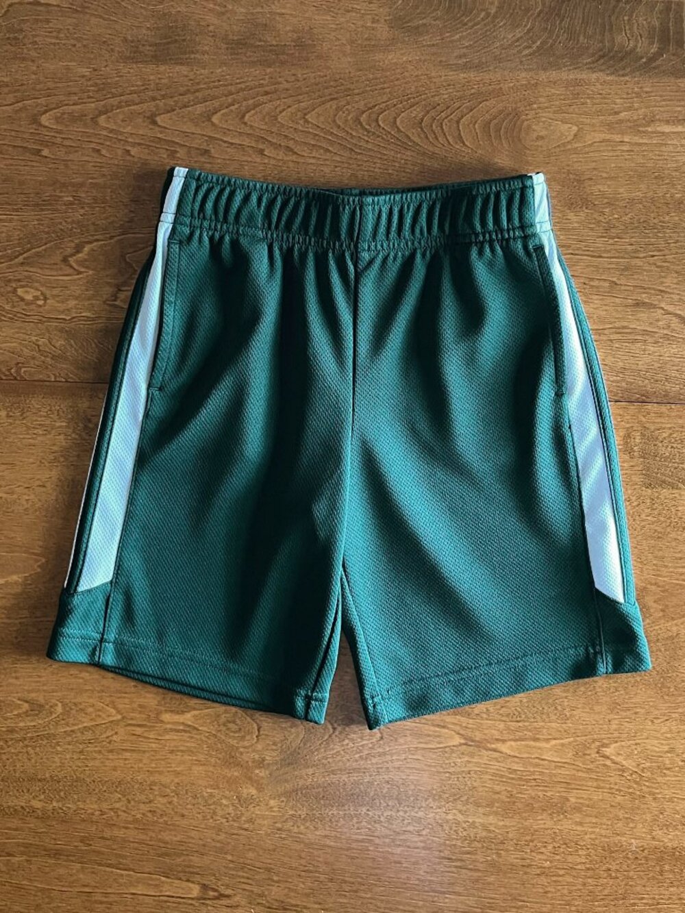 Lands' End forest green mesh shorts S 6-7